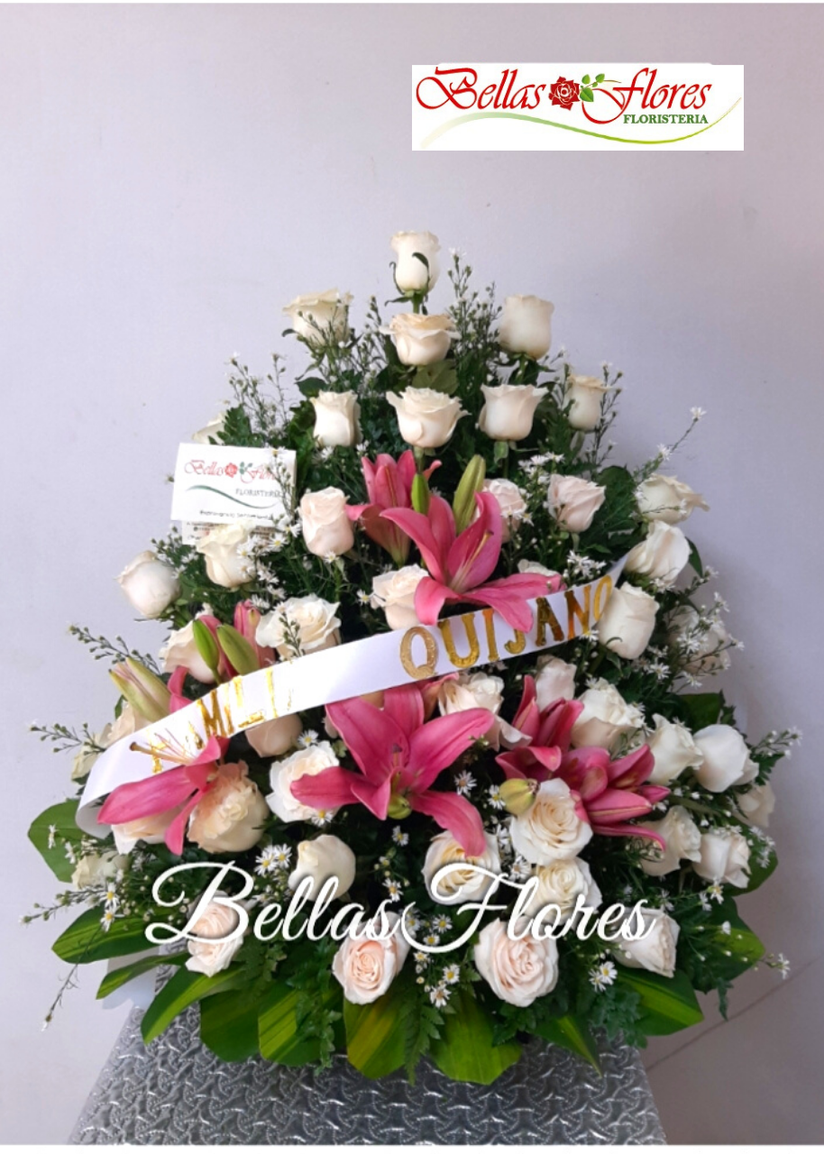 Funebre Abanico Lirios y Rosas Blancas - Floristería Flores Bellas